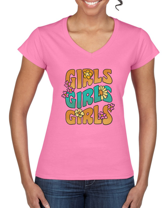 "Girls, Girls, Girls: Das Ladies' Softstyle® V-Neck T-Shirt – Ein lebhaftes Statement für Stil und Gemeinschaft!"